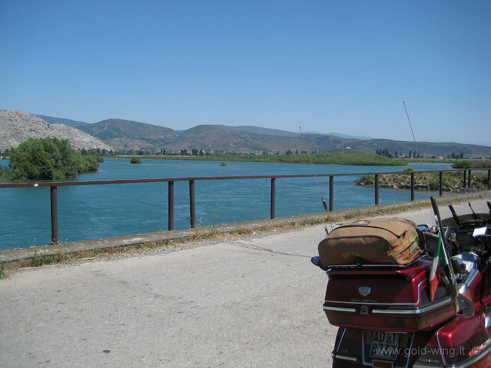 IMG_0833.JPG - Albania, poco a sud-est di Scutari: ponte sul fiume Drin