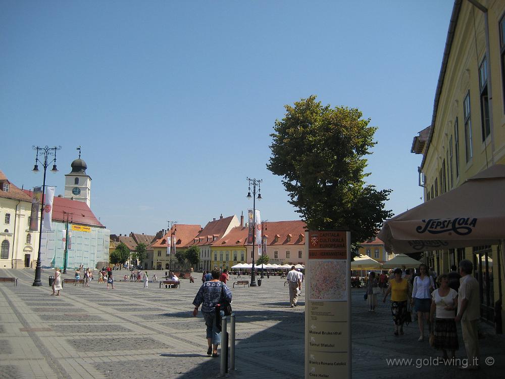 IMG_1226.JPG - Sibiu: Piazza Grande (Piata Mare)