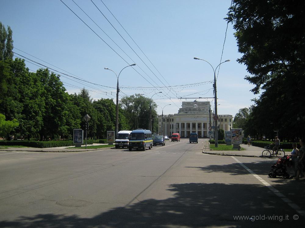 IMG_1402.JPG - Transdnistria: Tiraspol. L'estremità orientale del viale principale