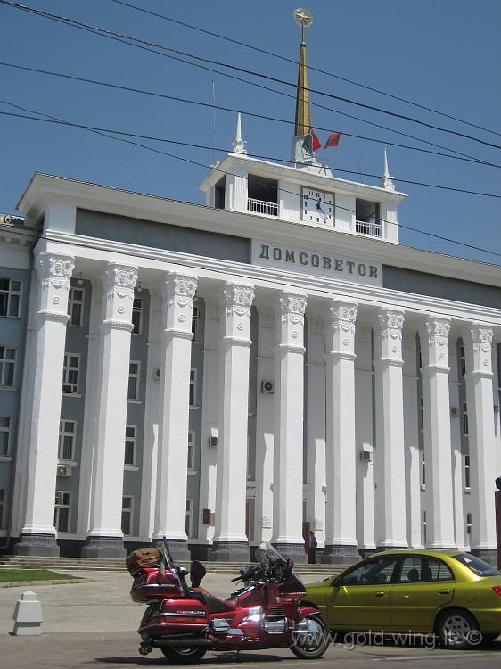 IMG_1412.JPG - Transdnistria: Tiraspol. Palazzo del Soviet (Dom Sevetov)