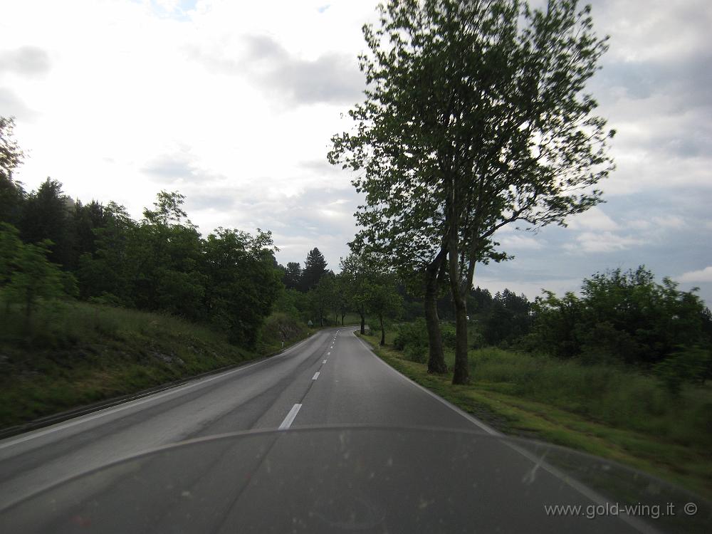 IMG_0026.JPG - Slovenia: altopiano del Carso, diretto verso la Croazia