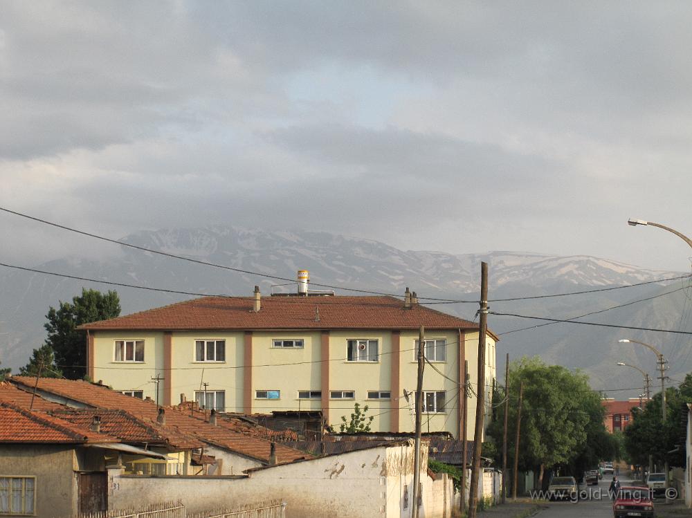 IMG_0223.JPG - Erzincan (Turchia): montagne innevate intorno alla città