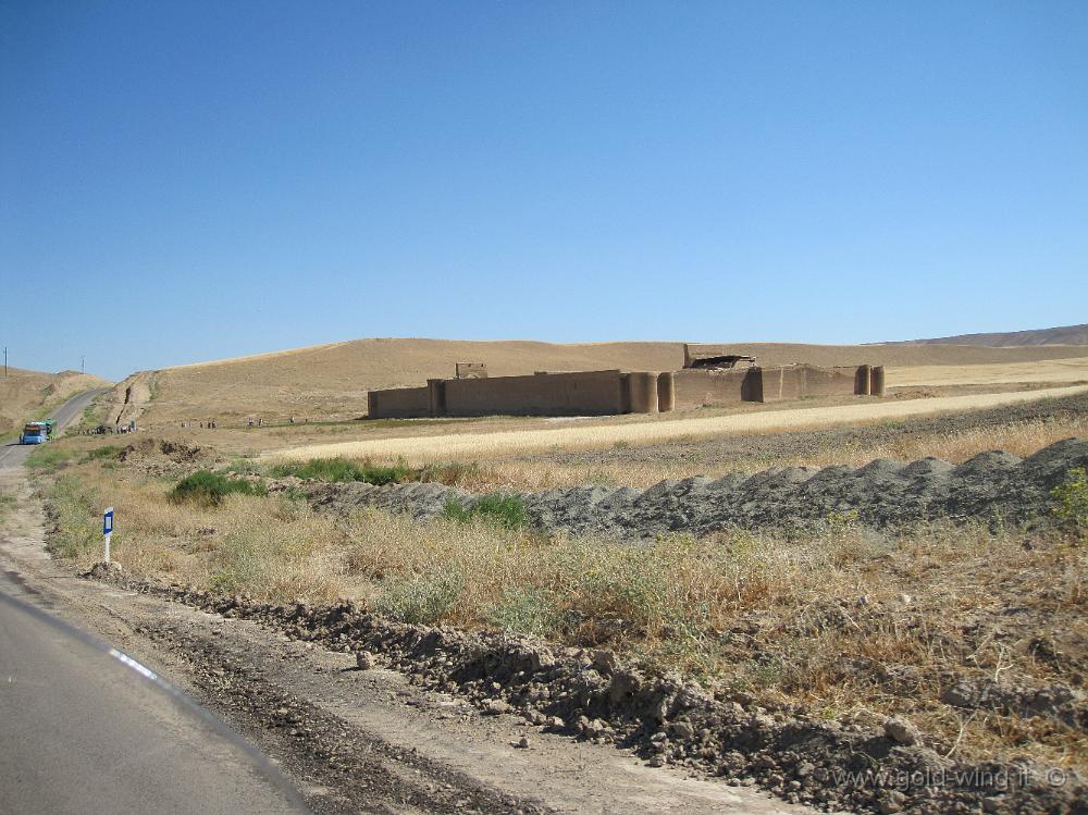 IMG_0466.JPG - Caravanserraglio di Rubat Sharaf (Iran)