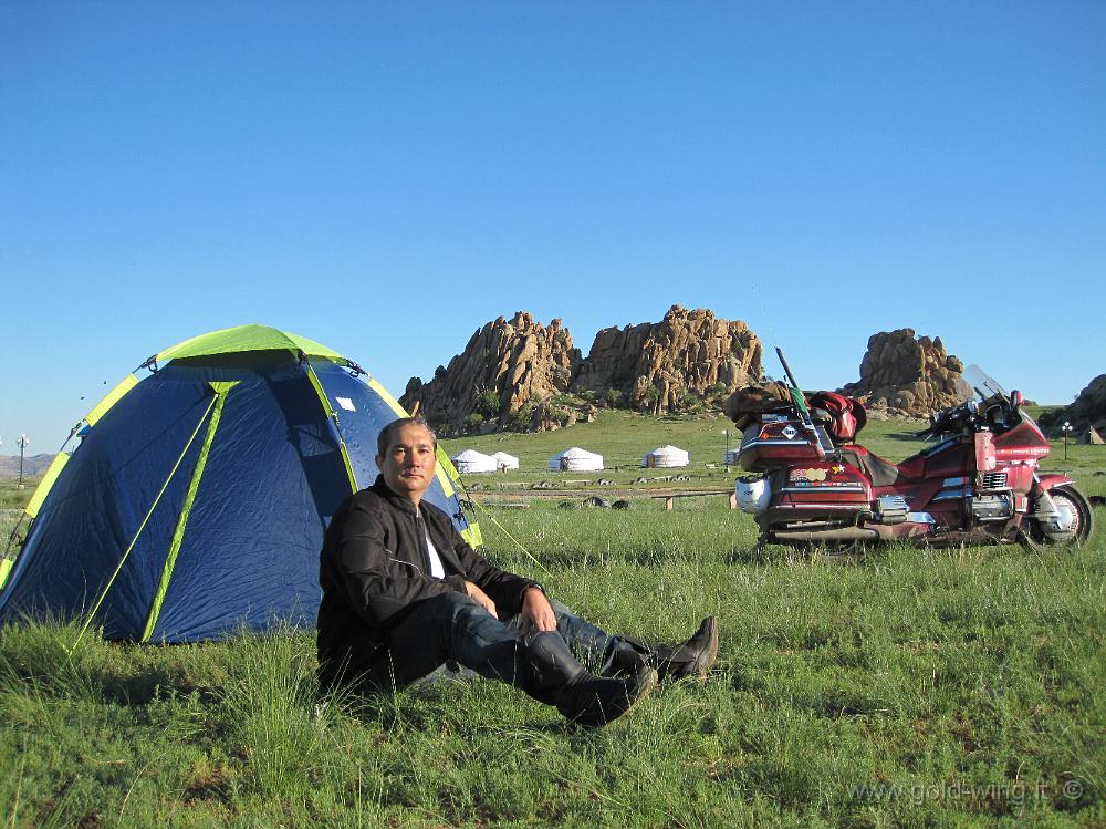 IMG_2056.JPG - Tra Lun e Kharkhorin (Mongolia): tenda e moto nella steppa