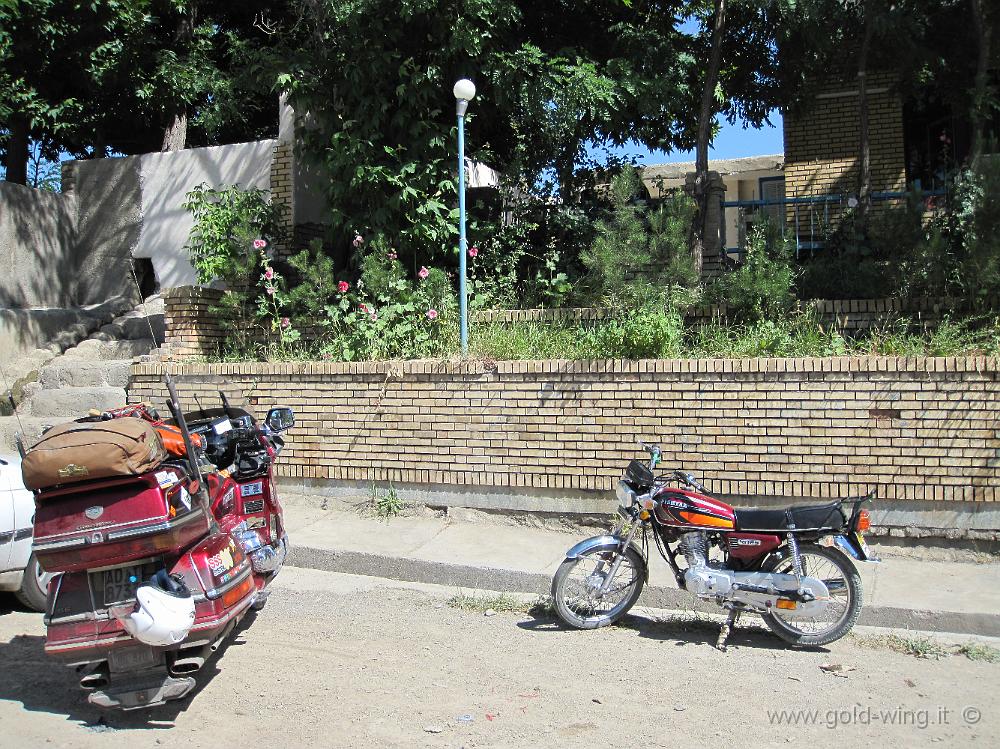 IMG_0444.JPG - Tra Mashad e Saraks (Iran): moto locale