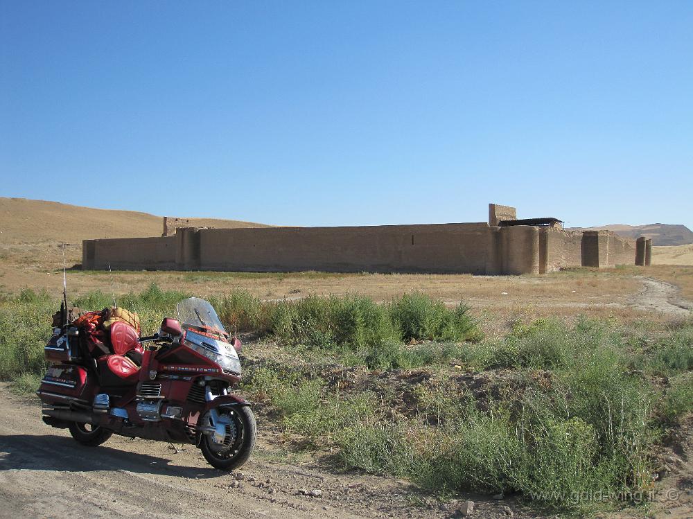 IMG_0501.JPG - Caravanserraglio di Rubat Sharaf (Iran)