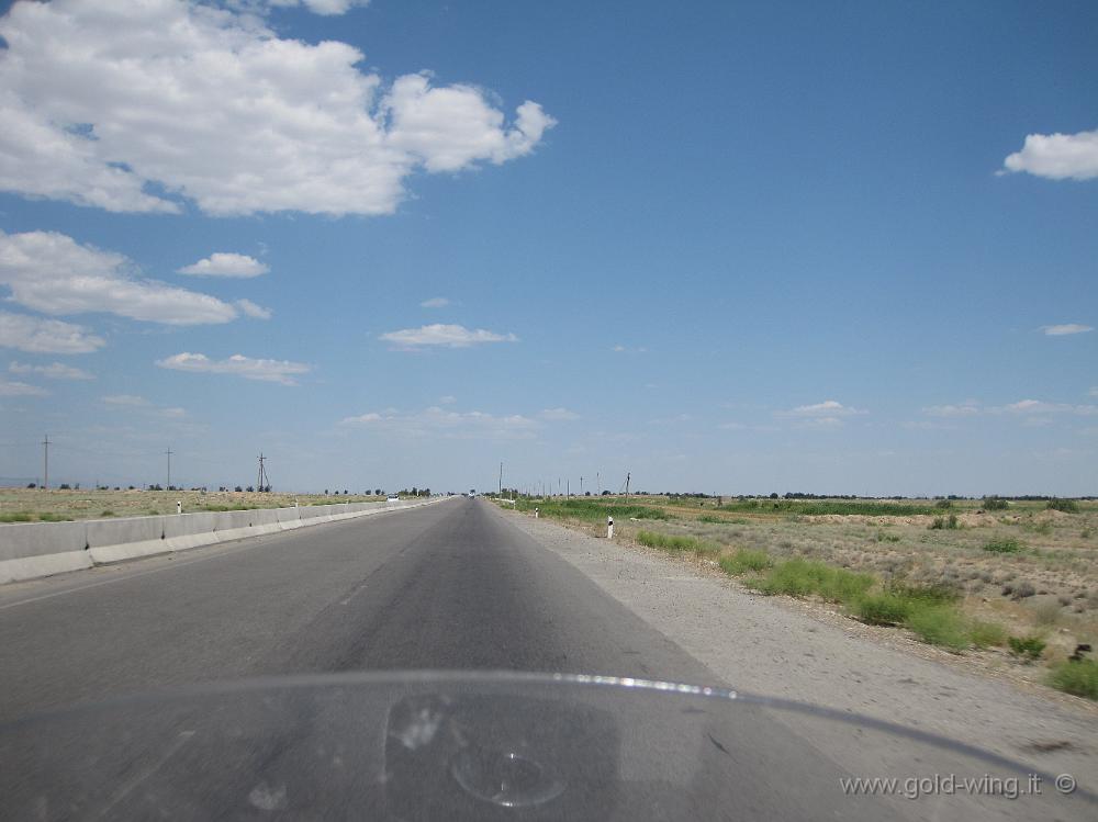 IMG_0800.JPG - Strada da Bukhara e Samarcanda (Uzbekistan)