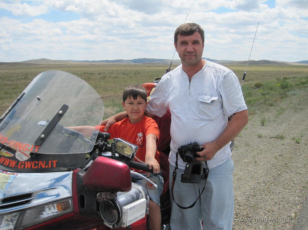 IMG_1229.JPG - Padre e figlio Kazaki, a sud di Karaganda (Kazakistan)