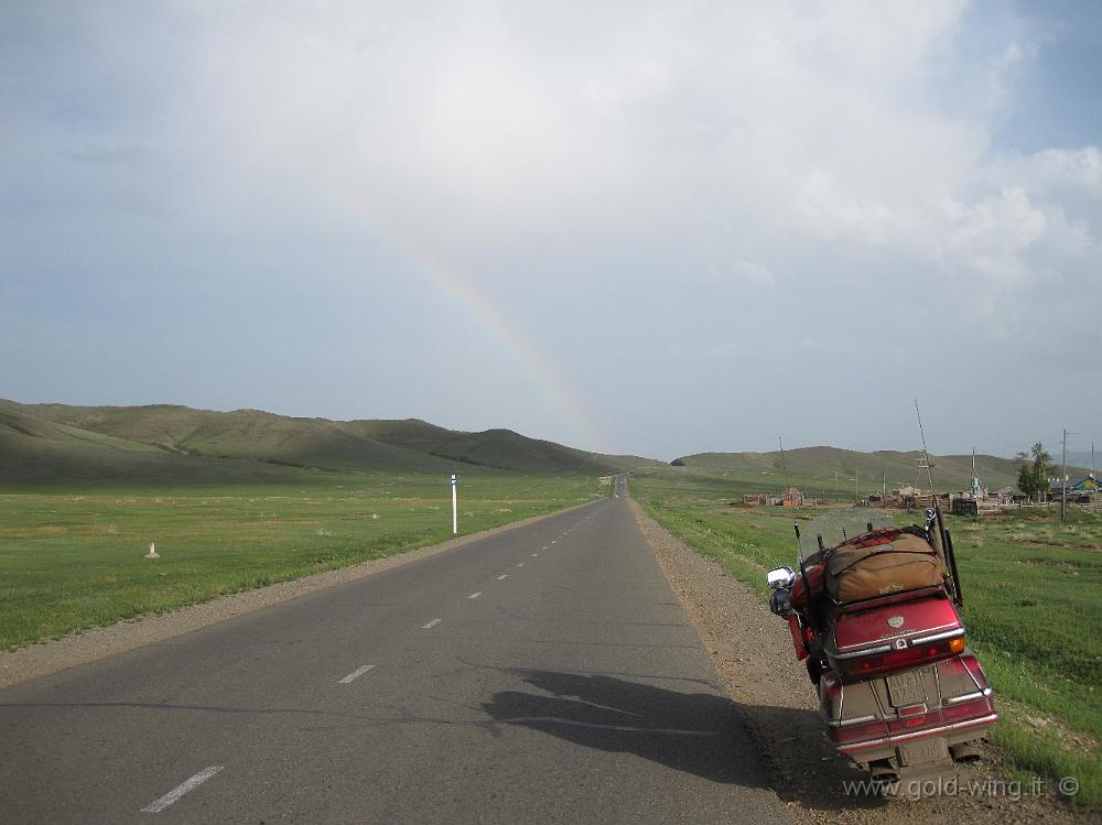 IMG_1723.JPG - Arcobaleno a nord di Bayangol (Mongolia)