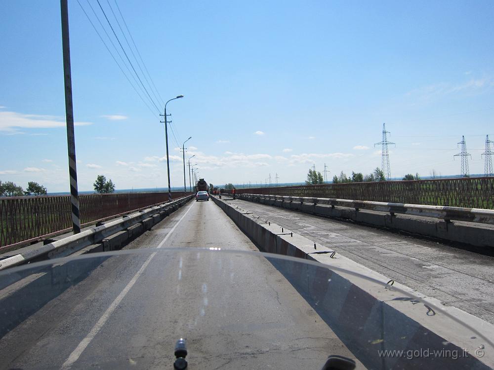 IMG_0537.JPG - Ponte sul fiume Tobol, tra Tyumen e Omsk