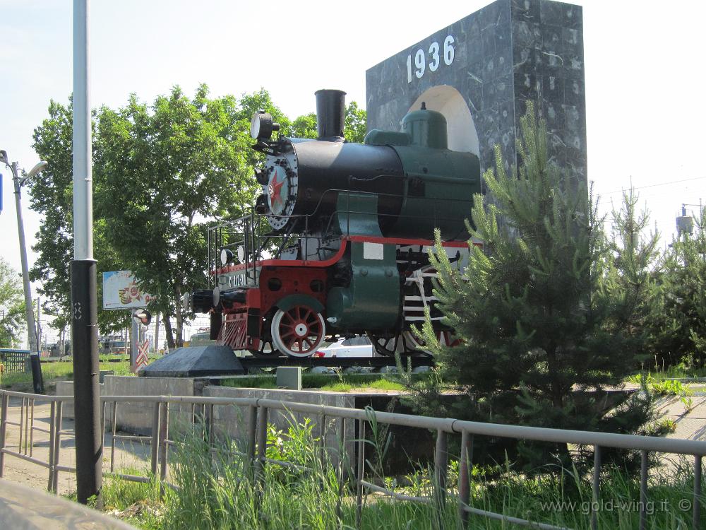 IMG_1528.JPG - Habarovsk: monumento alla ferrovia