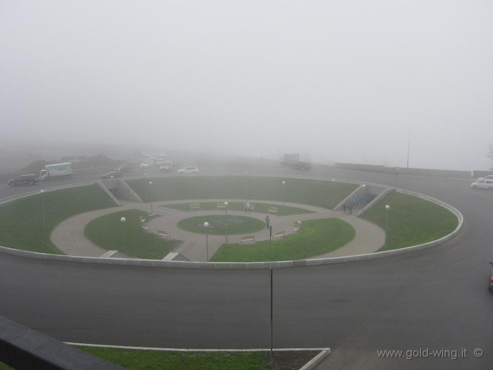 IMG_1799.JPG - La collina del Nido d'Aquila, raggiunta dalla funicolare: magnifico panorama (quando non c'è nebbia)