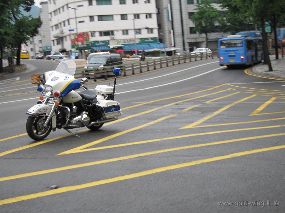 IMG_2209.JPG - Seul - Moto della polizia