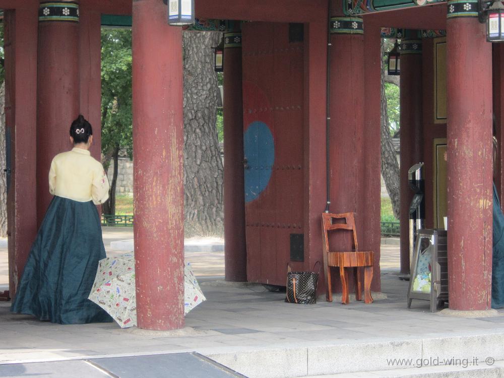 IMG_3251.JPG - Gyeongju - Parco delle tombe reali a tumulo (regno Silla)