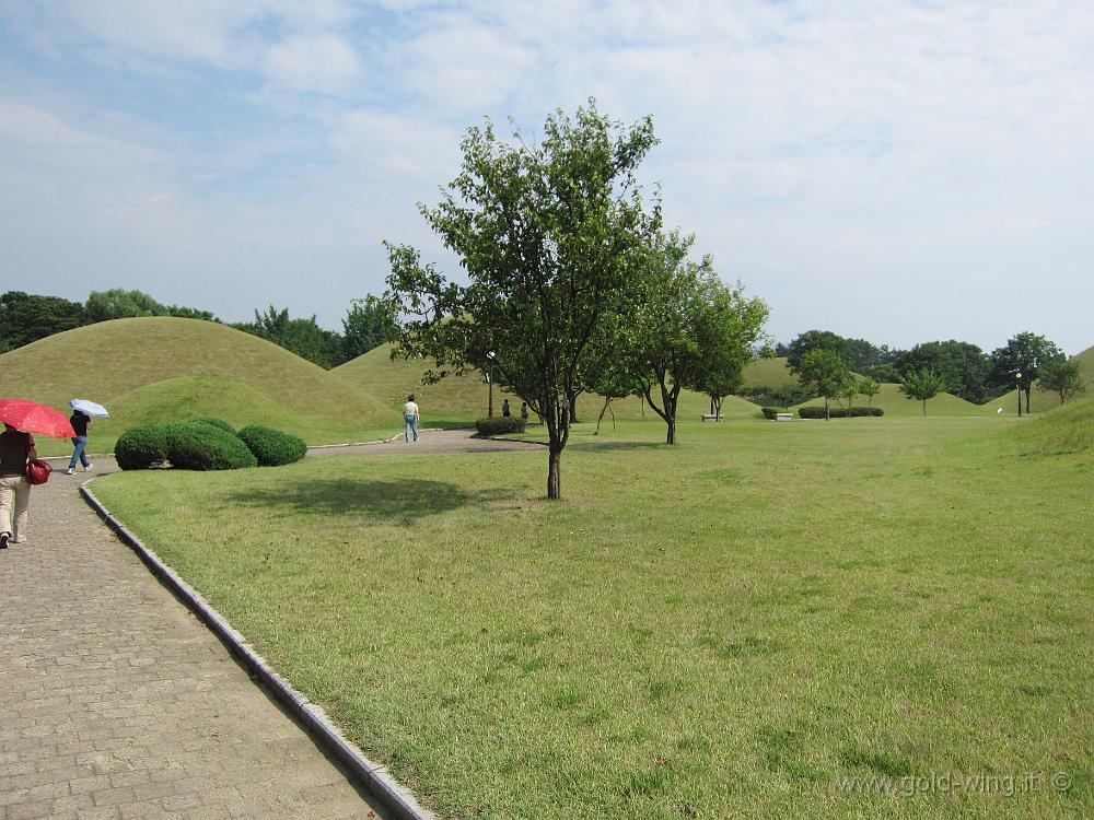 IMG_3305.JPG - Gyeongju - Tombe reali a tumulo