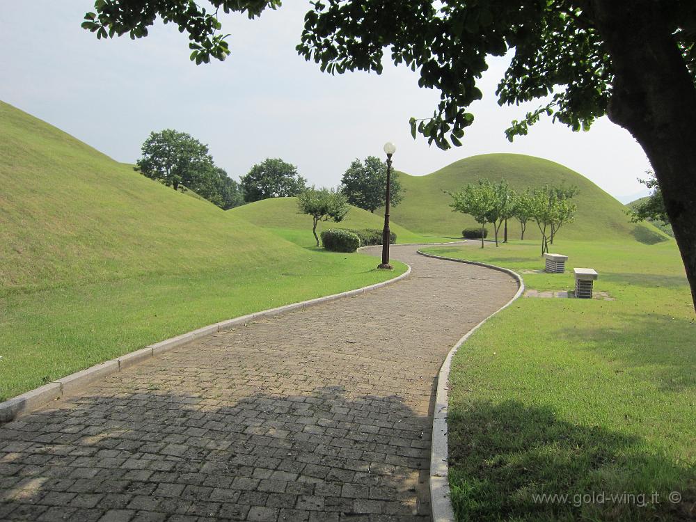 IMG_3313.JPG - Gyeongju - Tombe reali a tumulo