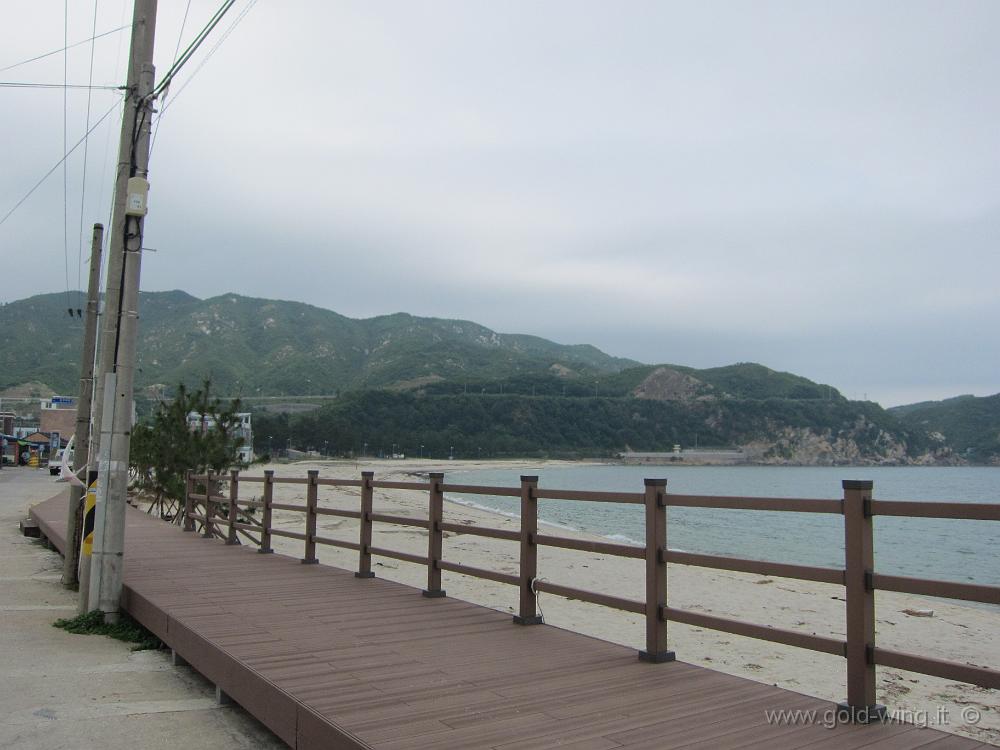 IMG_3590.JPG - Yonghwa Beach