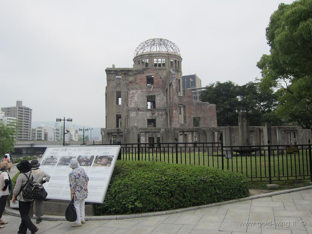 IMG_3850.JPG - Hiroshima - Il Dome, la cupola del Centro Espositivo Industriale, sopra il quale esplose la bomba atomica