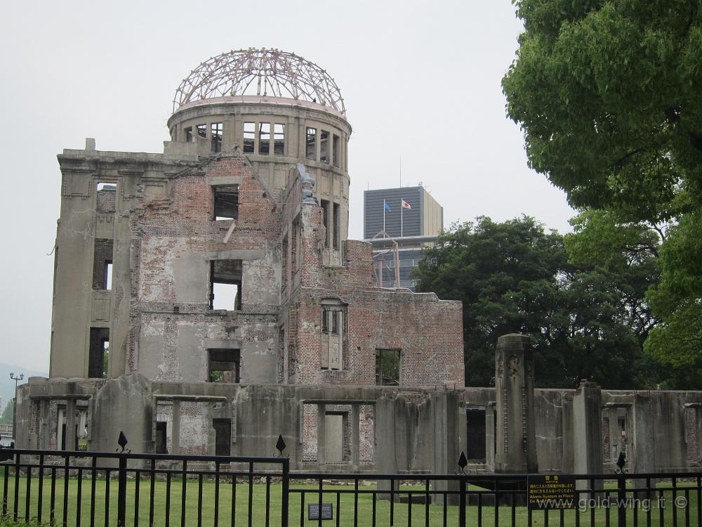 IMG_3851.JPG - Hiroshima - Il Dome, la cupola del Centro Espositivo Industriale, sopra il quale esplose la bomba atomica