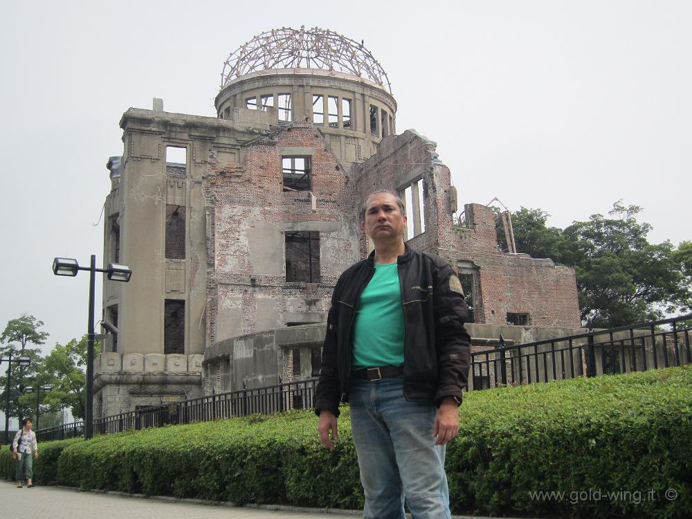 IMG_3866.JPG - Hiroshima - Il Dome, la cupola del Centro Espositivo Industriale, sopra il quale esplose la bomba atomica