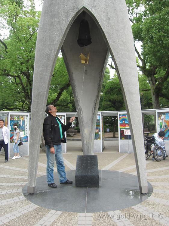 IMG_3918.JPG - Hiroshima - Parco della Pace: il monumento per la Pace dei Bambini (a forma di gru)