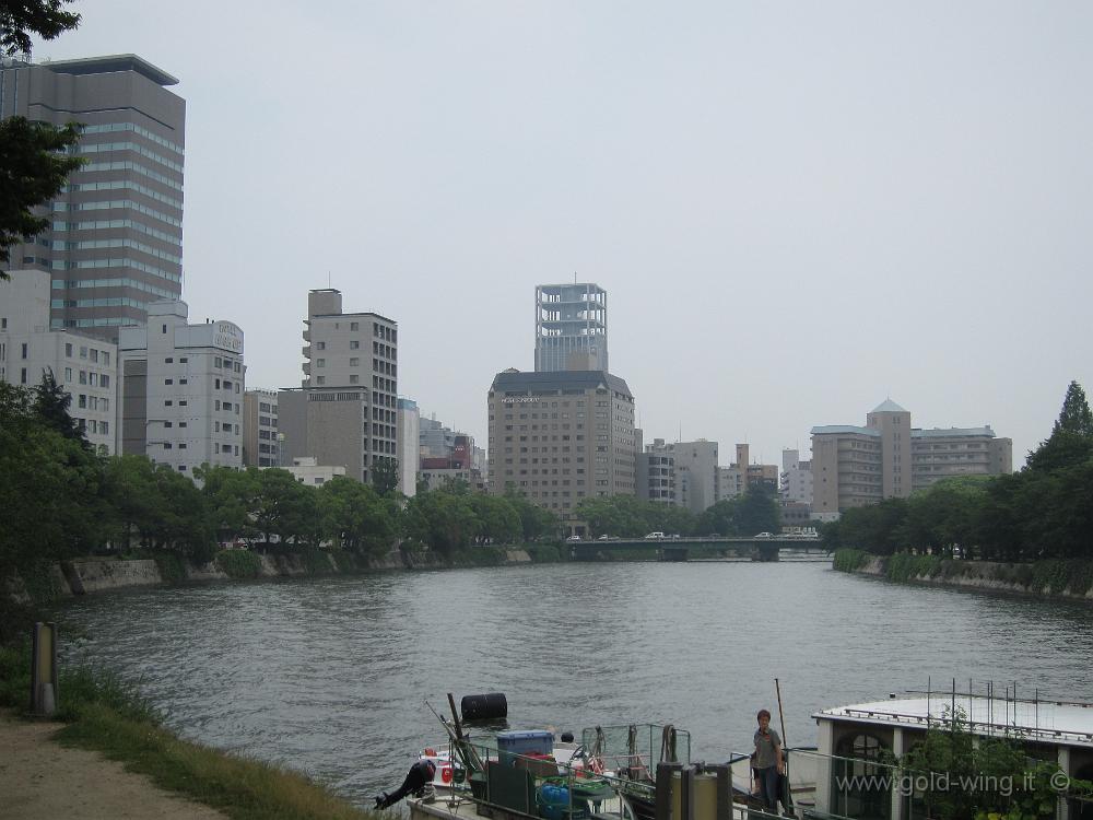 IMG_3919.JPG - Hiroshima - Il fiume accanto al Parco della Pace