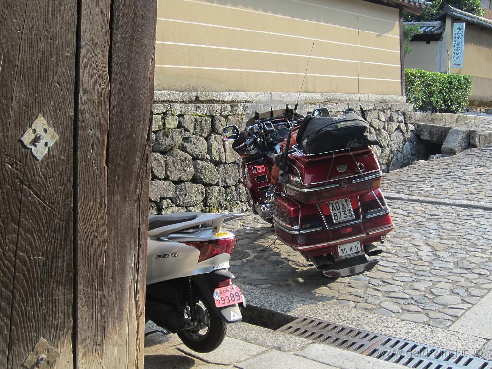 IMG_4687.JPG - Kyoto - Daitoku-ji (la moto parcheggiata dentro)