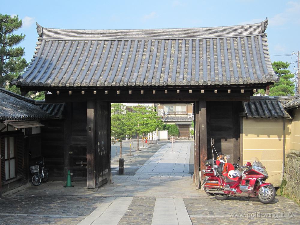 IMG_4688.JPG - Kyoto - Daitoku-ji (la moto parcheggiata dentro)