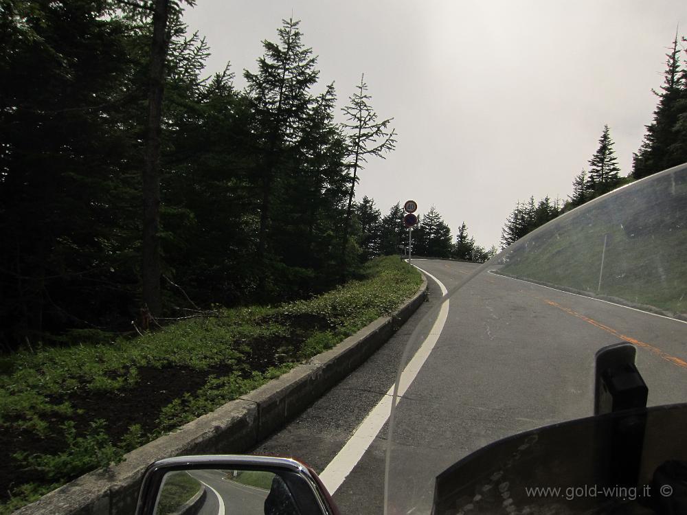 IMG_4880.JPG - Salita verso il Monte Fuji: a 2,9 km, quota m 2.300