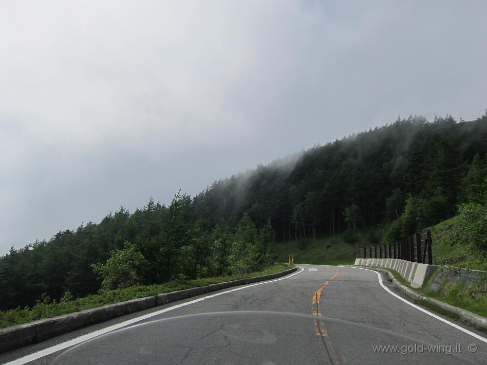 IMG_4881.JPG - Salita verso il Monte Fuji: a 2,9 km, quota m 2.300