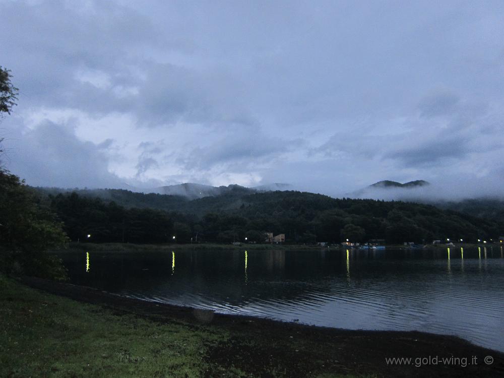 IMG_4991.JPG - Monte Fuji, lago Yamanaka - Campeggio. Cielo coperto