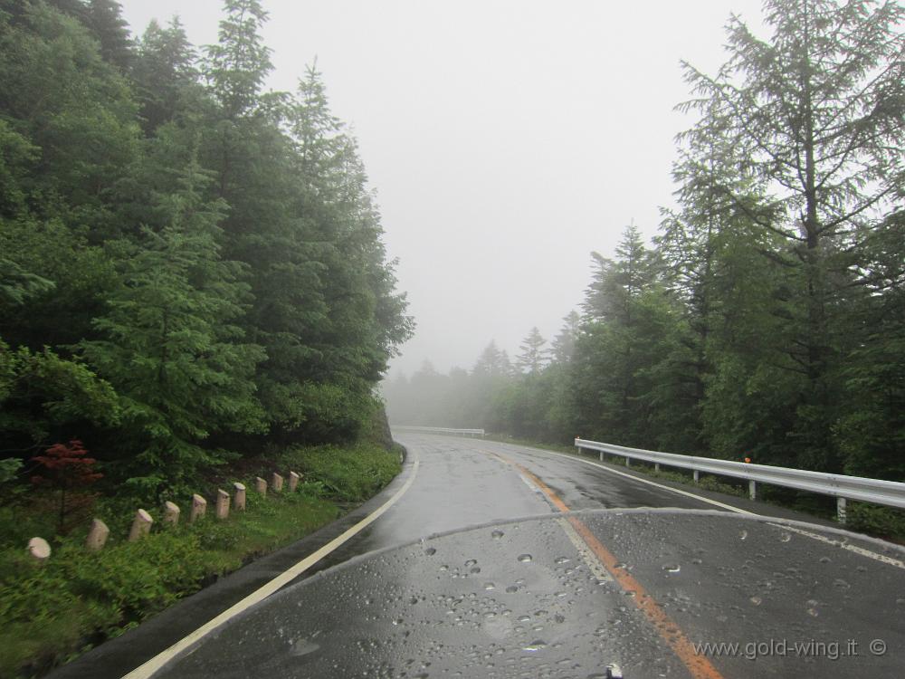 IMG_5039.JPG - Salita verso il Monte Fuji (versante nord): a 4 km dalla cima, quota m 2.000