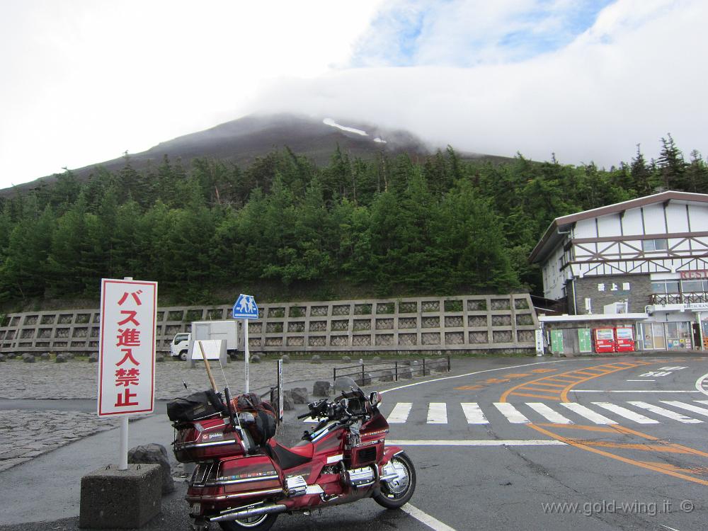 IMG_5084.JPG - Monte Fuji: quota m 2.305, versante nord