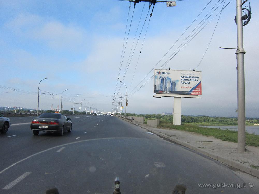 IMG_6811.JPG - Uscita da Novosibirsk - Ponte sull'Ob