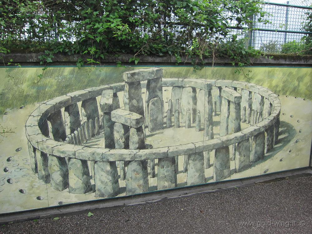 IMG_0217.JPG - Stonehenge: disegno di com'era 3500 anni fa.