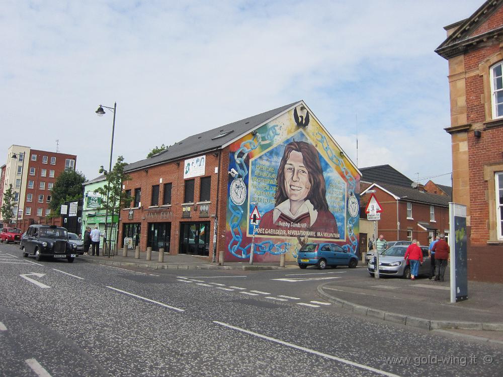 IMG_1257.JPG - Belfast (Irlanda del Nord), quartiere cattolico, i murales di Falls Road: Bobby Sands