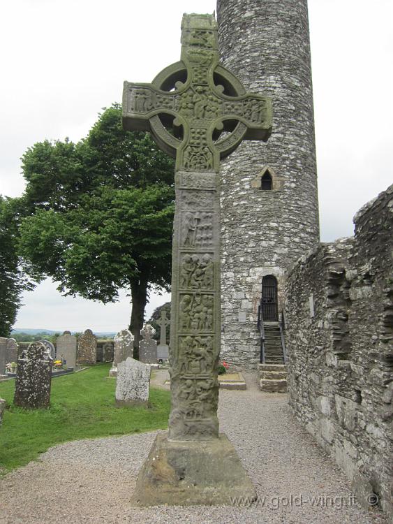 IMG_1302.JPG - Monasterboice: croce celtica nel cimitero