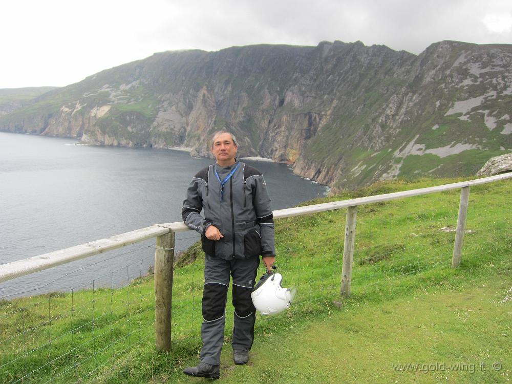 IMG_4037.JPG - Slieve League. Le scogliere sono tra le più alte al mondo (600 m, ben più alte delle più famose Cliffs of Moher, anche se meno verticali)