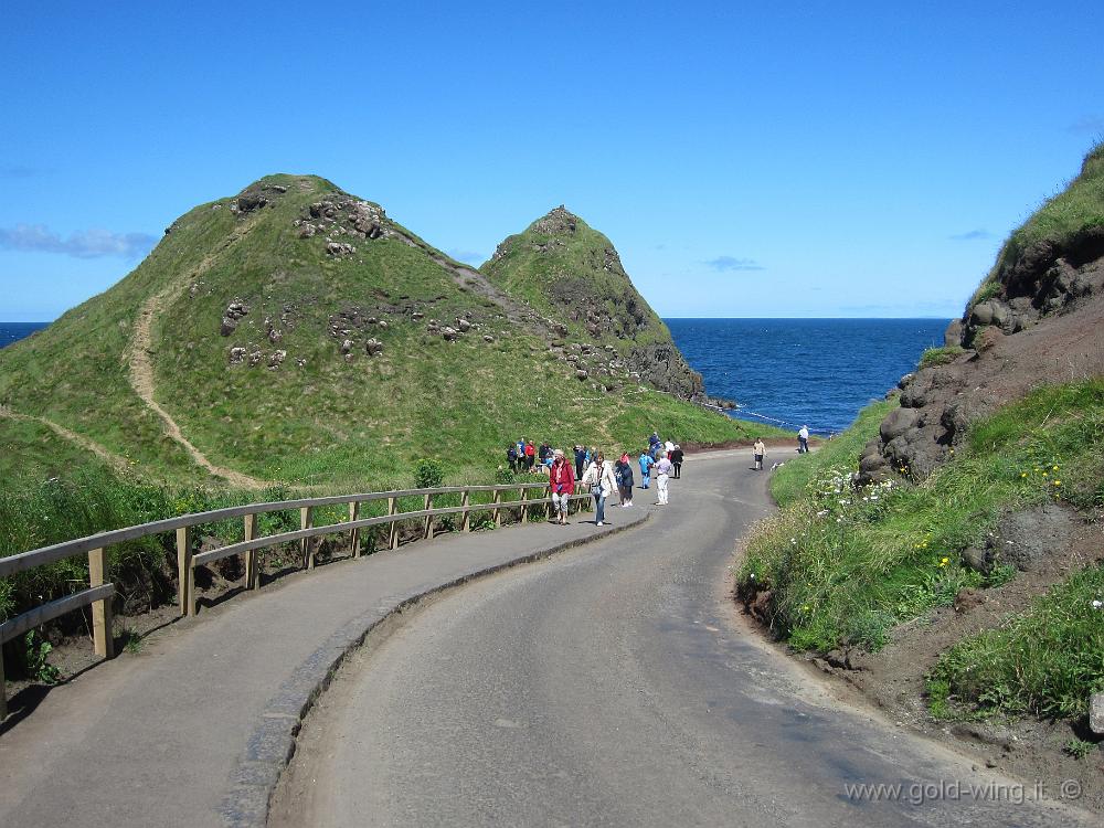 IMG_4635.JPG - Le strane rocce prima della Giant's Causeway