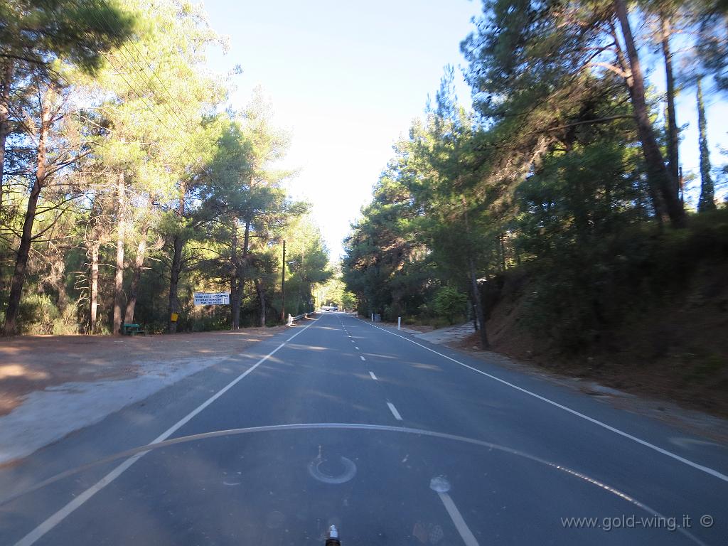 IMG_0374.JPG - Salita sui monti Troodos