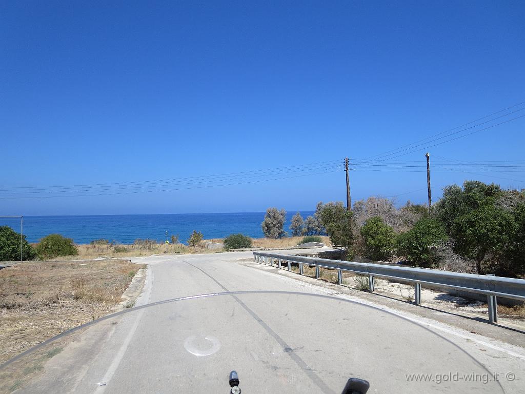 IMG_1240.JPG - Verso Kokkina (in turco Erenköy), un'enclave turca circondata da territorio greco