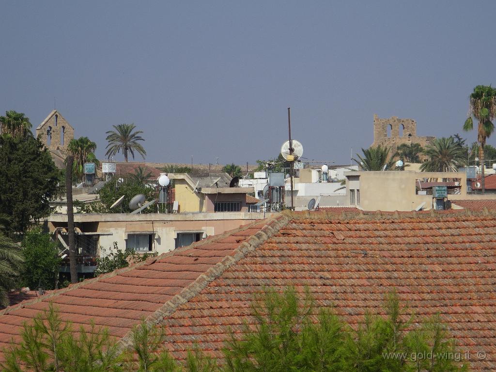 IMG_1446.JPG - Famagosta, panorama dalle mura: chiese gotiche in rovina