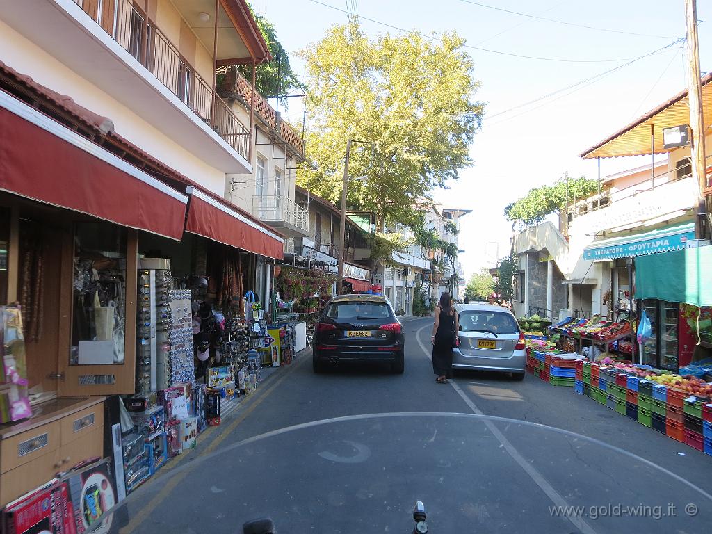 IMG_1812.JPG - Monti Troodos: paesi affollati il giorno di Ferragosto