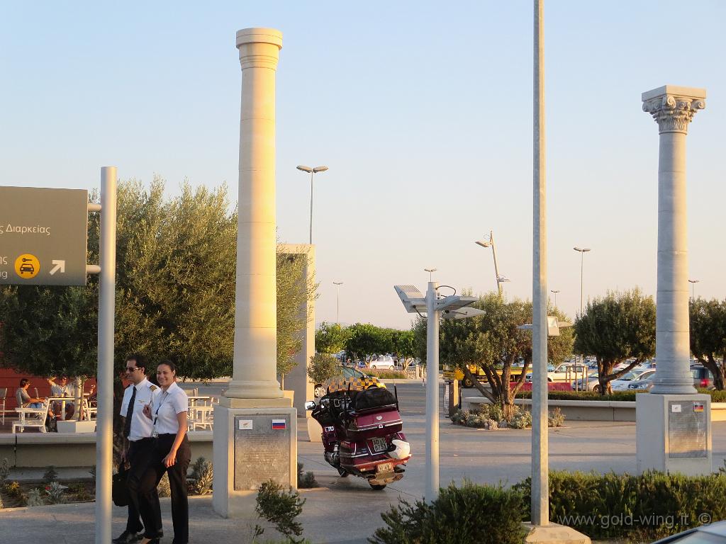 IMG_0009.JPG - Aeroporto di Larnaka