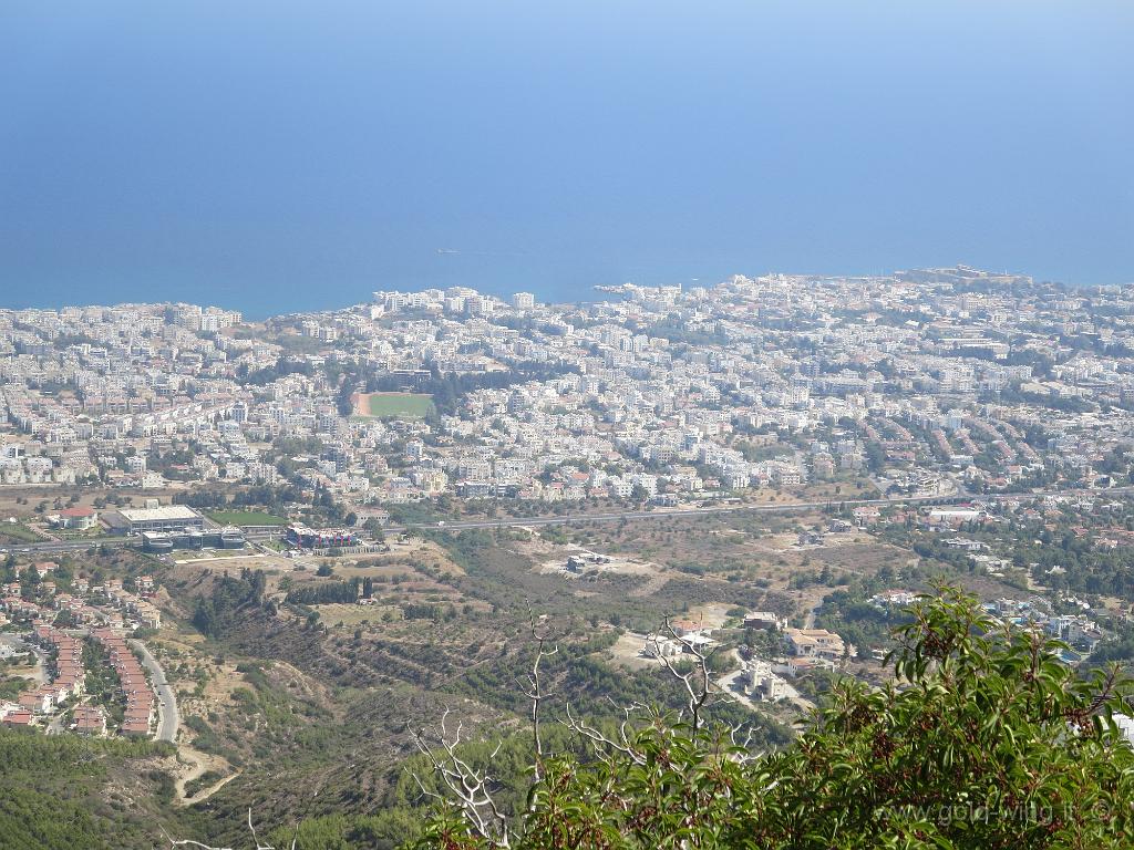 IMG_0136.JPG - Verso il castello di Sant'Ilarione: panorama su Kyrenia