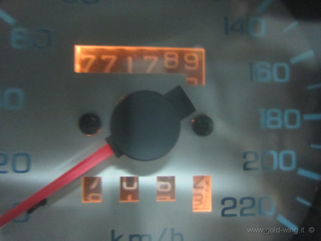 IMG_0057.JPG - Km of the bike: 771,789 in 15 years / Km della moto: 771.789 in 15 anni