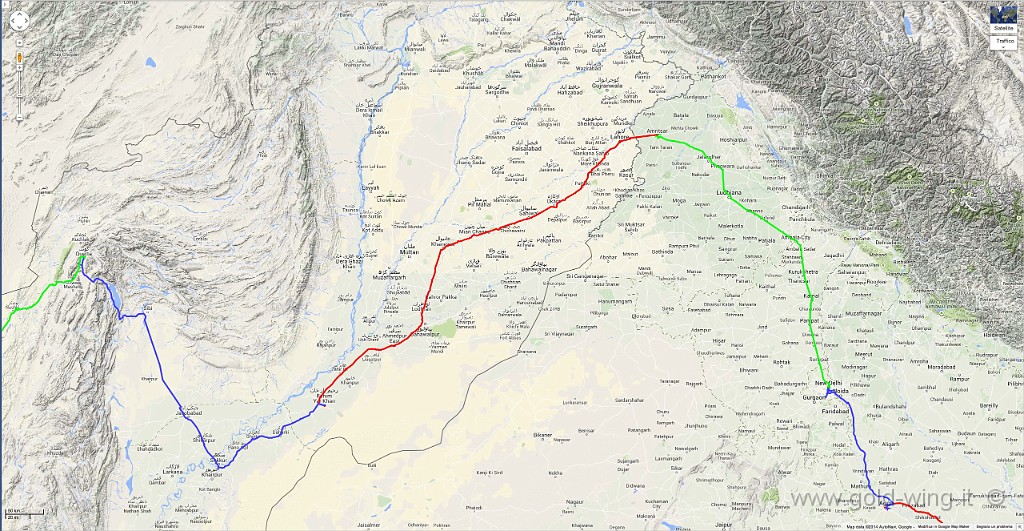 131016.jpg - 16.10. Rahimyar Khan (7.40) - Amritsar (India) (18.28) (h+3.30). Km 658, viaggio h 10.18, guida h 7.52