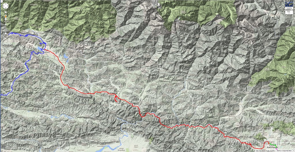 131022.jpg - 22.10. Pokhara (7.41) - Kathmandu (16.43). Km 221, viaggio h 9.02, guida h 5.21