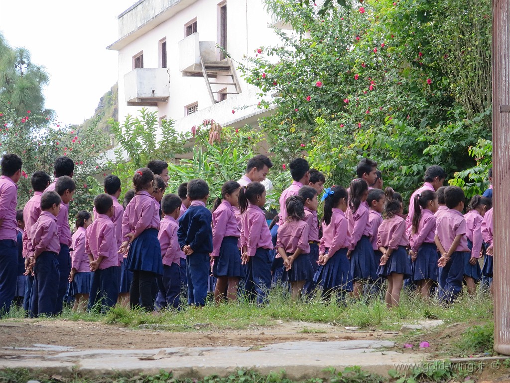 IMG_3045.JPG - Bandipur: bambini nepalesi a scuola