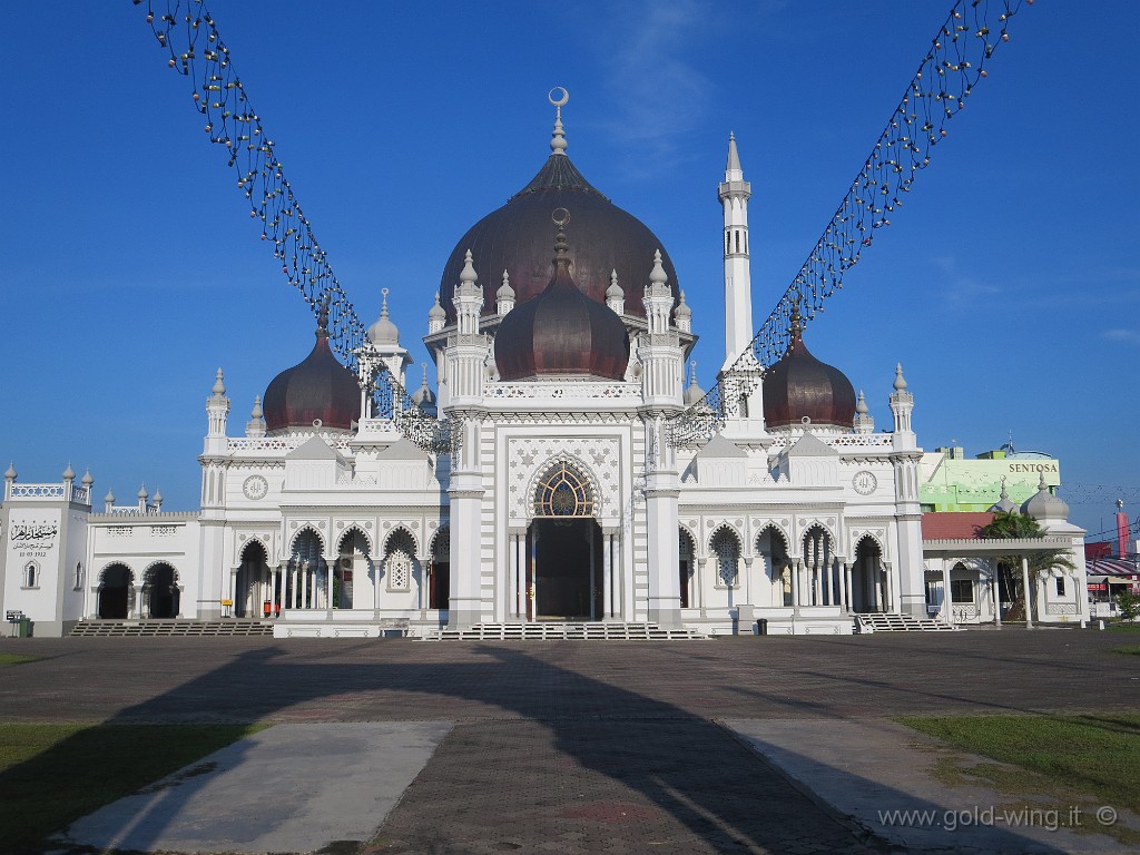 IMG_3909.JPG - Alor Setar: Masjid Zahir (moschea)